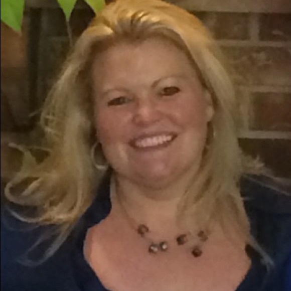 Meet your Posher, Suzanne - Picture 1 of 1